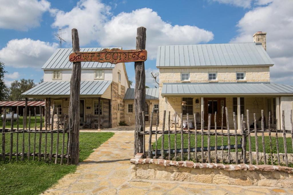 Full Moon Inn Fredericksburg Exteriér fotografie